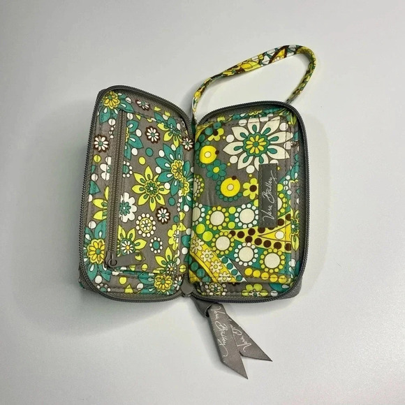 Vera Bradley All in One Wristlet Lemon Parfait Retired Print - Picture 3 of 9
